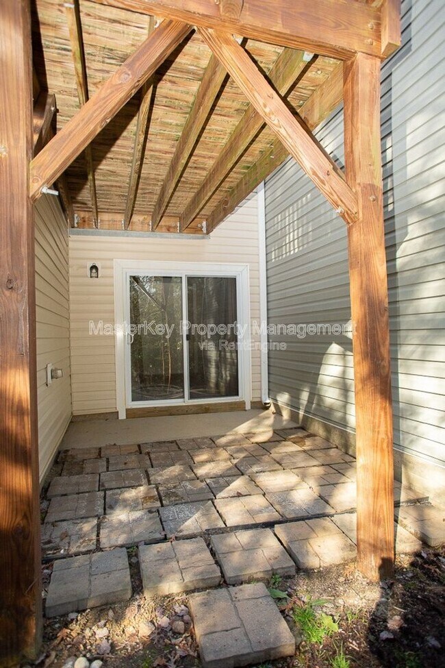 Building Photo - 118 Darley Dale Loop