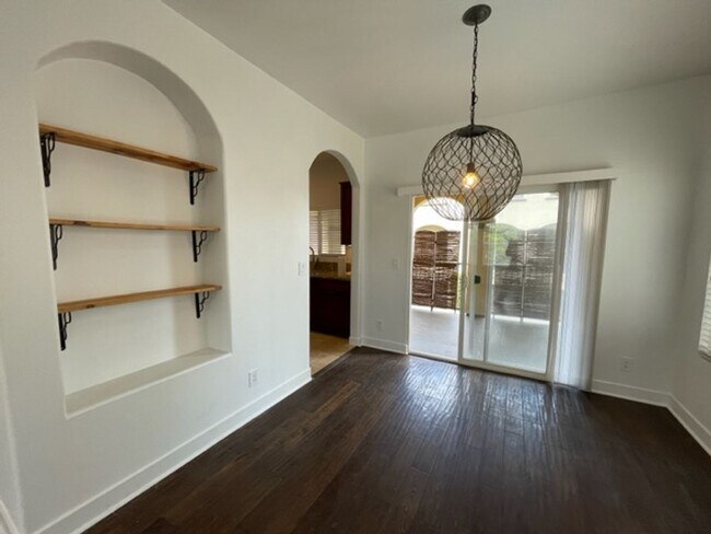 Building Photo - Rent Special - 2 weeks free rent!! 3 bedro...