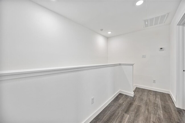 Building Photo - 8222 Bigwood St