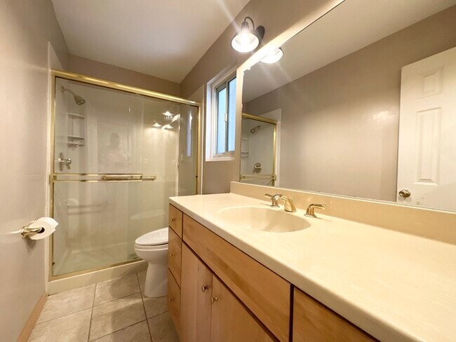 Building Photo - 5011 Jennings Way