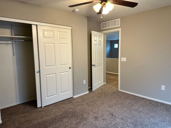 Building Photo - Beautiful Home in Saguaro Bloom!