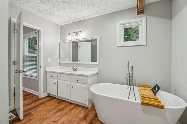 Building Photo - 1076 Blackwell Rd