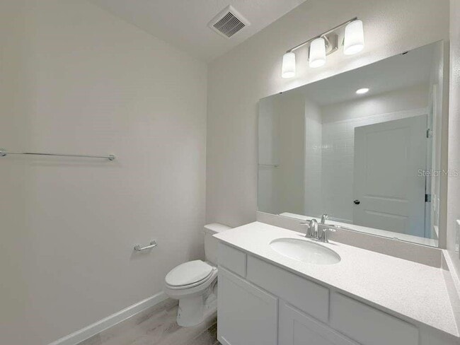 Building Photo - 15517 Bay Brg St