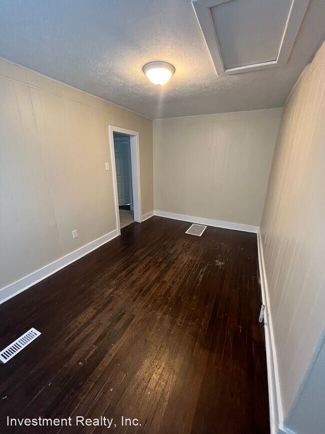 Building Photo - 2 br, 1 bath House - 1028 E Blaine St