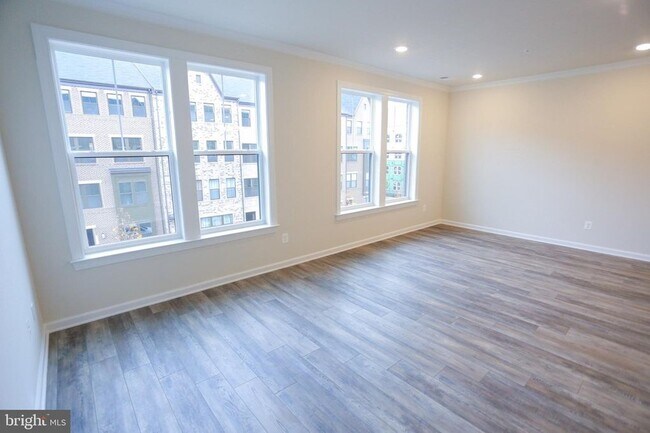 Building Photo - 45132 Kincora Dr