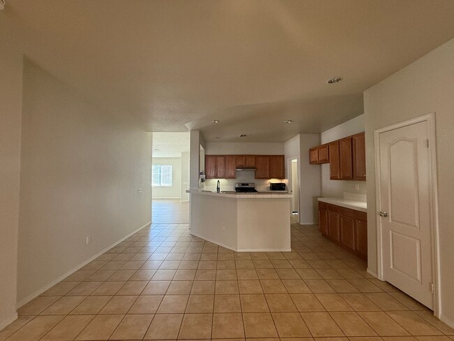 Building Photo - Available Now! Lancaster 3 bed 2 bath