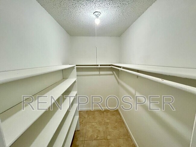 Building Photo - 4117 S Semoran Blvd