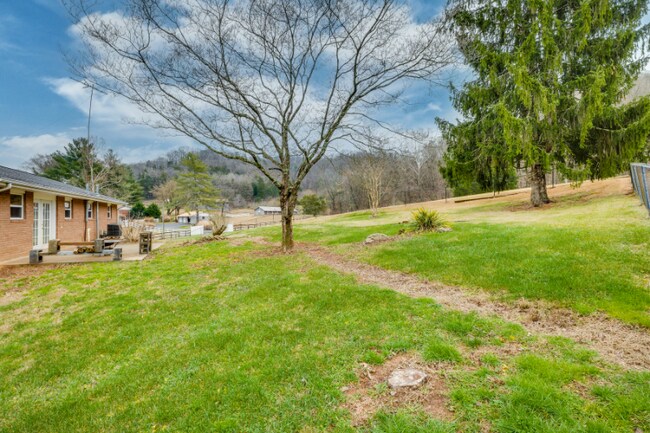 Building Photo - 134 Howes Chapel Rd