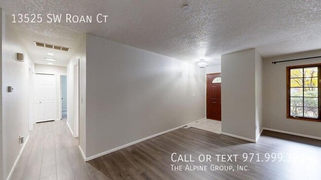 Building Photo - 13525 SW Roan Ct