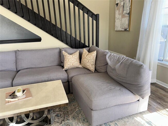 Building Photo - 8925 Lee Vista Blvd