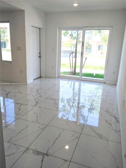 Building Photo - 25810 SW 144th Ave
