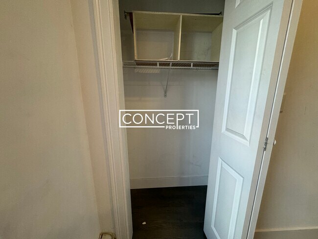 Building Photo - 44 Joy St