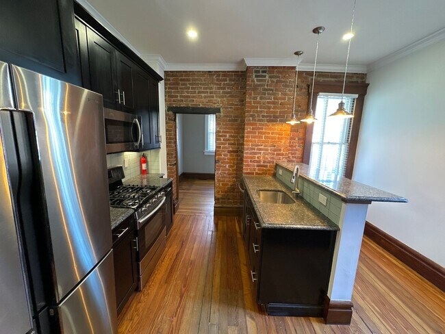 Building Photo - 138 E Lincoln St