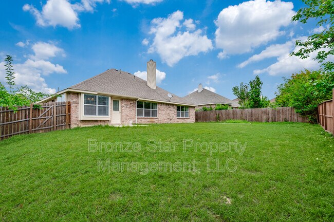 Building Photo - 2827 Rosewood Blvd
