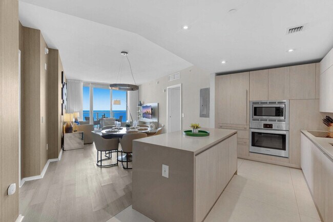 Building Photo - 4111 S Ocean Dr