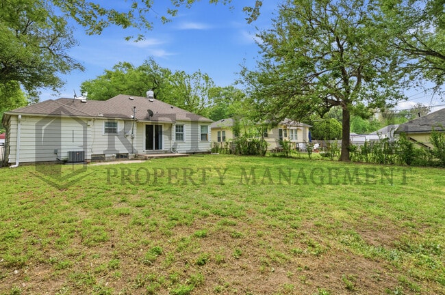 Building Photo - 571 S Roosevelt St