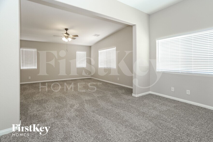 Building Photo - 4032 Villa Serena Ln