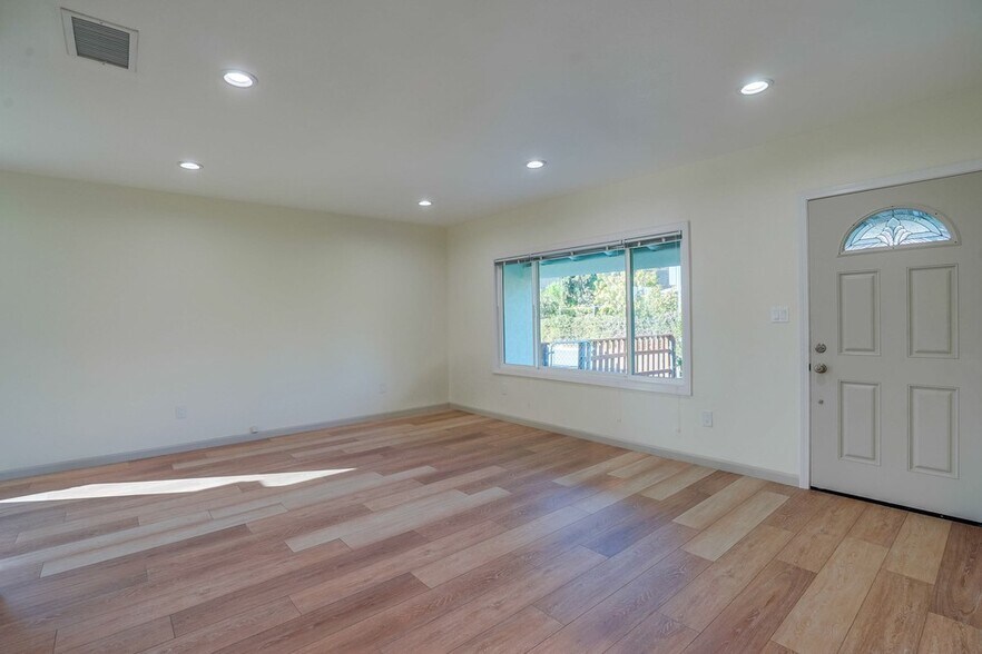 Building Photo - 4725 Sawtelle Blvd