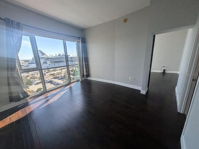 Building Photo - 912 Channelside Dr