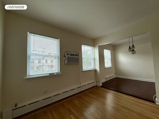 Building Photo - 48-10 28th Ave