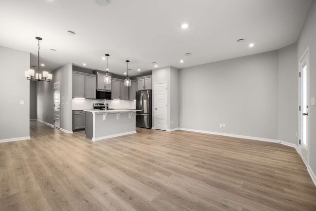 Building Photo - 5339 Bellflower Hls