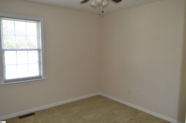 Building Photo - 201 Durham Dr