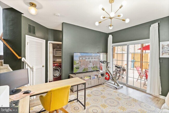 Building Photo - 10136 Pale Rose Loop