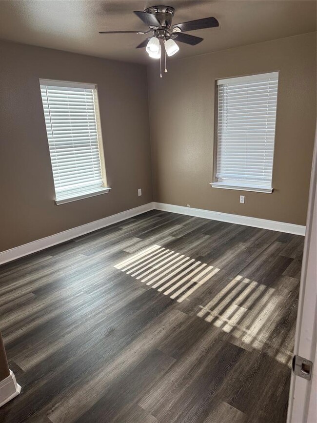 Building Photo - 5706 Melody Ln