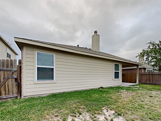 Building Photo - 2567 Riverway Dr