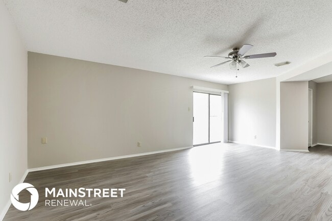 Building Photo - 6303 Beech Trail Dr