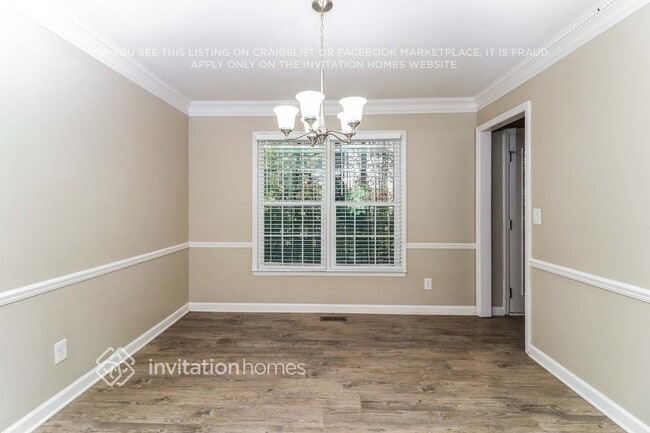 Building Photo - 225 Tennis Ct Ln