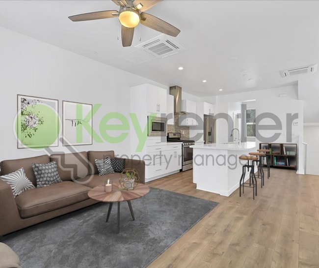 Building Photo - 487 McClatchy Way