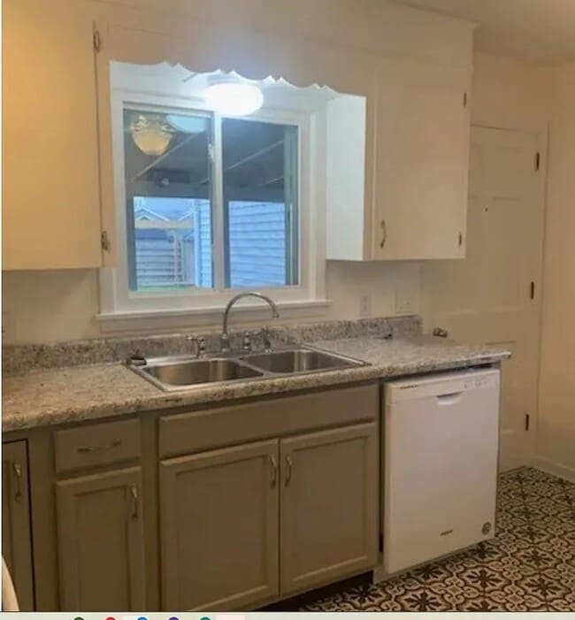 Building Photo - 5260 South St