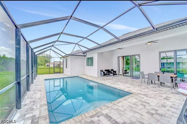 Building Photo - 3222 SW Santa Barbara Pl