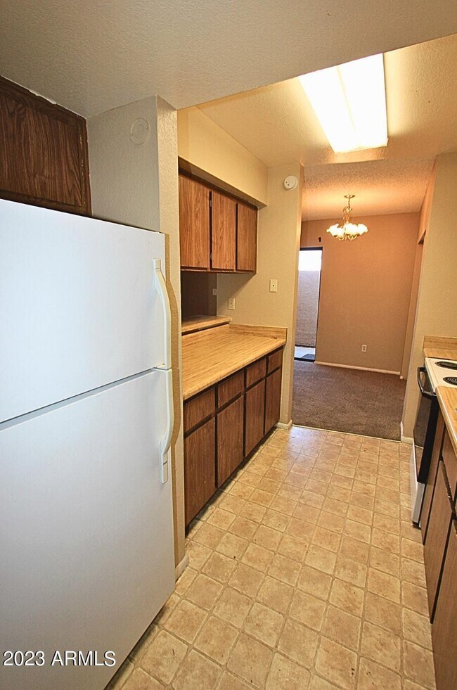 Building Photo - 410 E 9th Ave