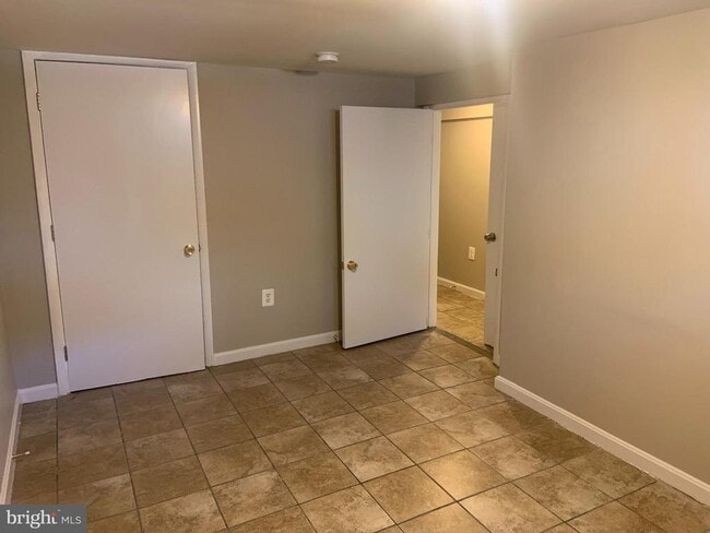 Building Photo - 2504 W Franklin St