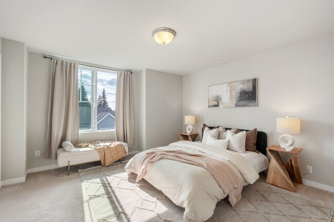 Building Photo - Spacious 3-Bed Townhome in Desirable Pond Community | Bothell - $3,200!!!