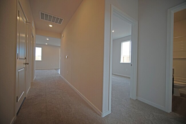 Building Photo - brand-new, never-before-lived-in 3-bedroom, 2-bathroom home with solar!