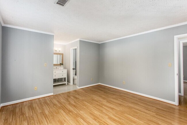 Building Photo - 1405 Kennesaw Trace Ct