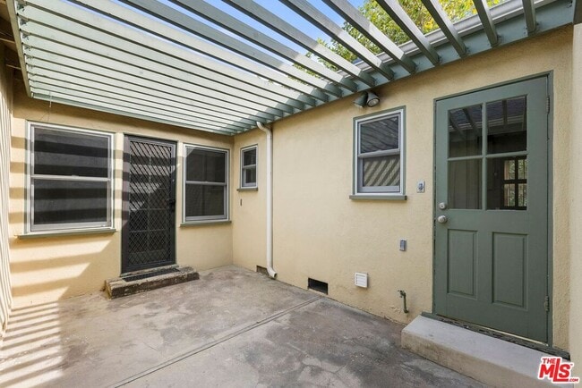 Building Photo - 10593 Wilkins Ave