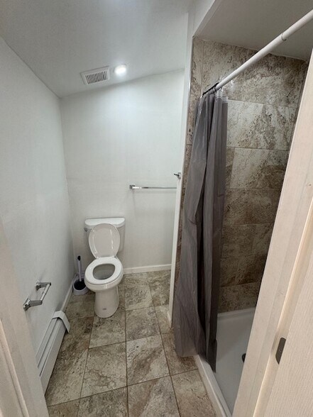 Building Photo - 5712 Arch St