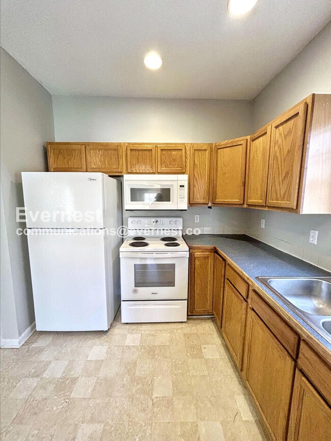 Building Photo - 4350 Wakeman Dr