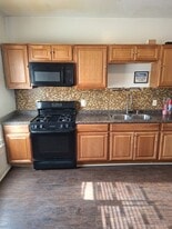 Building Photo - 125 Collins Ave