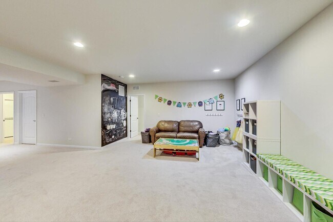 Building Photo - 1382 Kensington Ct