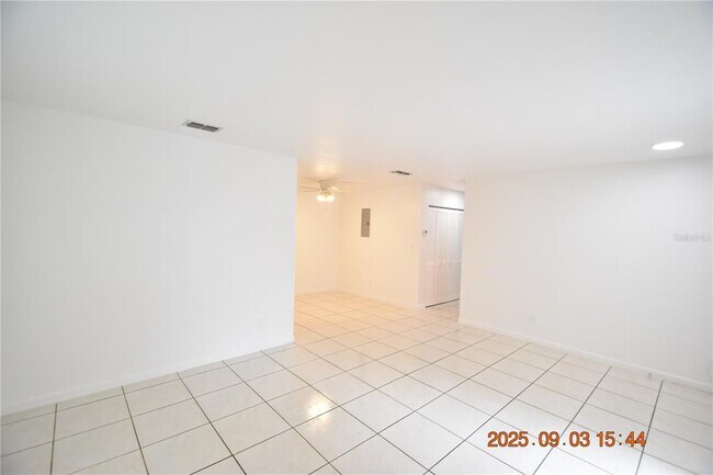 Building Photo - 6618 N Church Ave