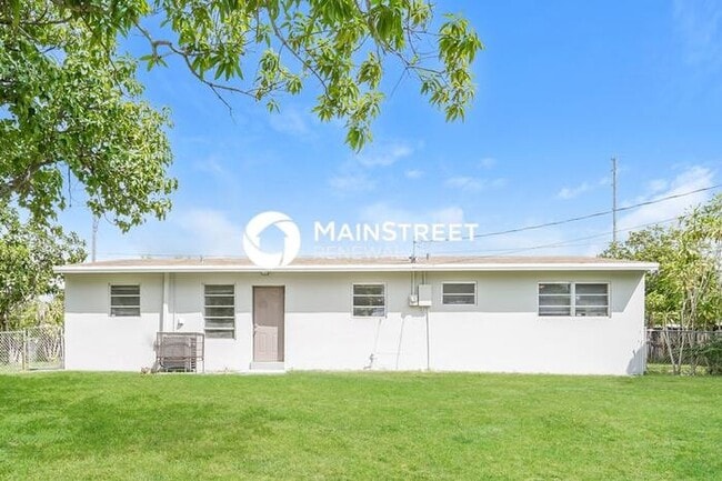 Building Photo - 3 Bedroom Pet-Friendly Home in Fort Lauder...