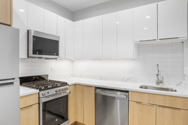 Building Photo - 1239 W Morse Ave