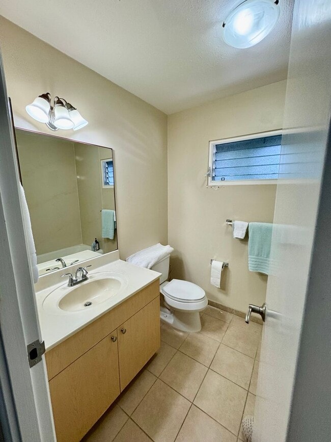 Building Photo - 3/2.5/2 Townhome located in Kuapa Isle, on...