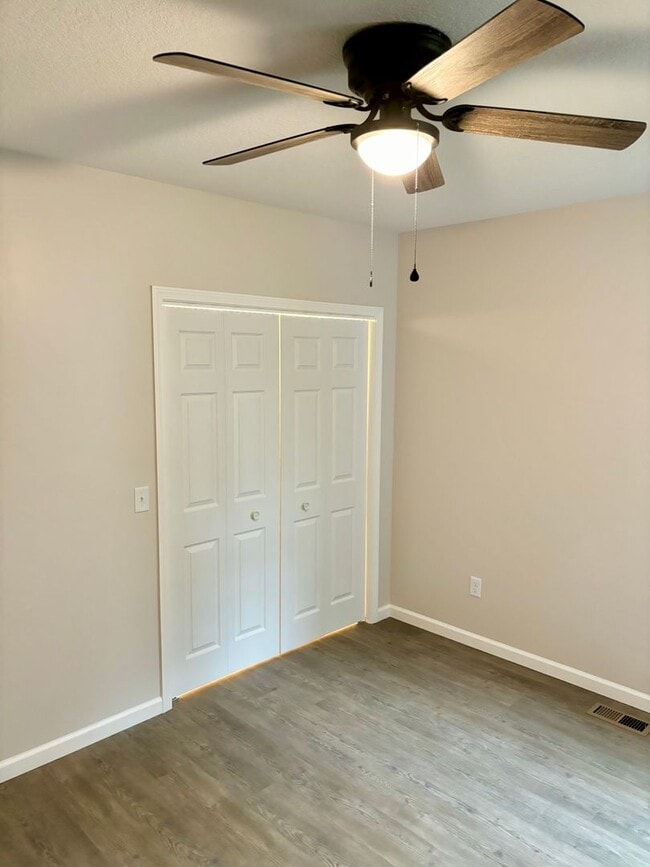 Building Photo - 925 W Market St