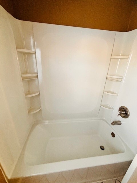 Shower - 25 Willowick Dr